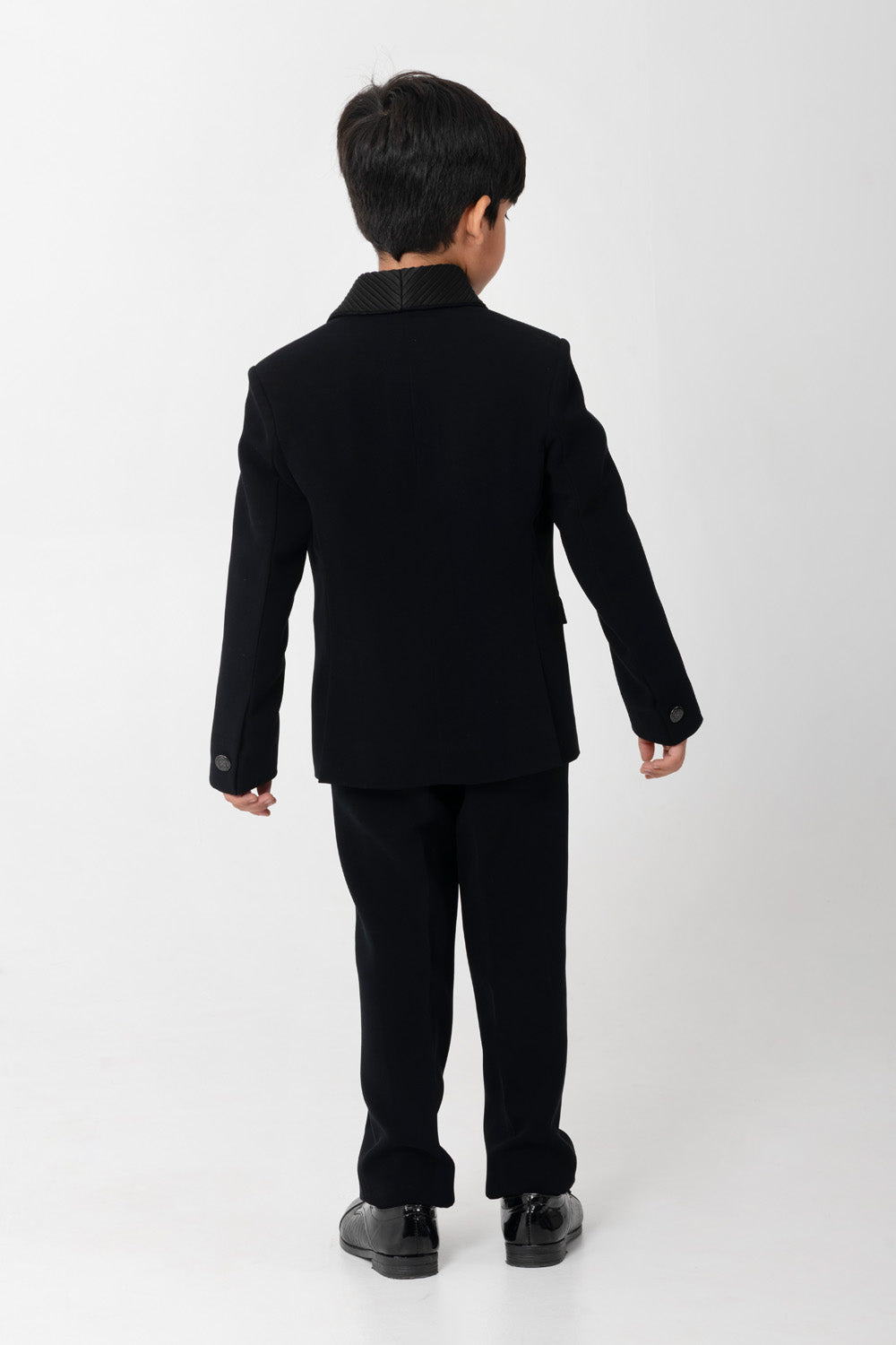 Shawl Collar with tuck texture Tuxedo
