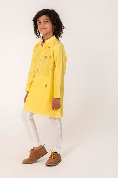 RANDOM BEE PLACEMENT KURTA