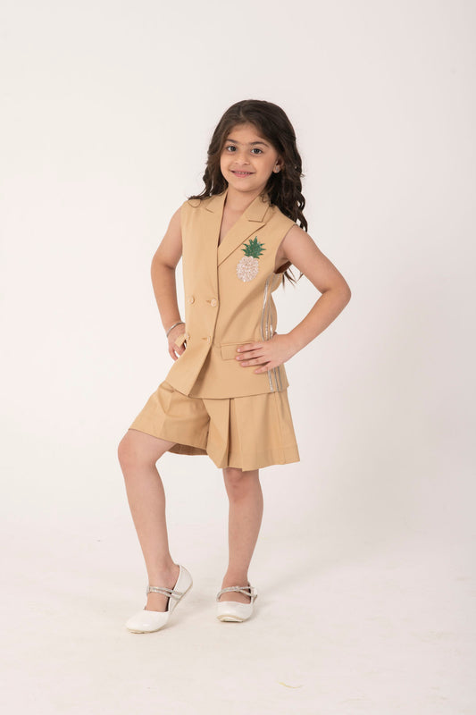BLAZER SET WITH FORMAL SHORTS EMBELLISHED WITH PINEAPPLE EMBROIDERY