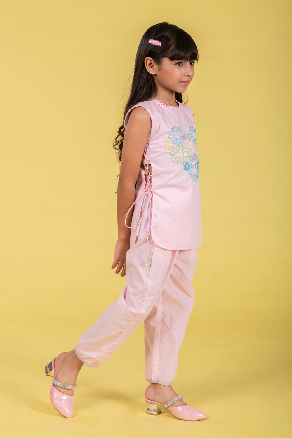 PINK FLORAL EMBROIDERY KURTI WITH JOGGER PANTS.