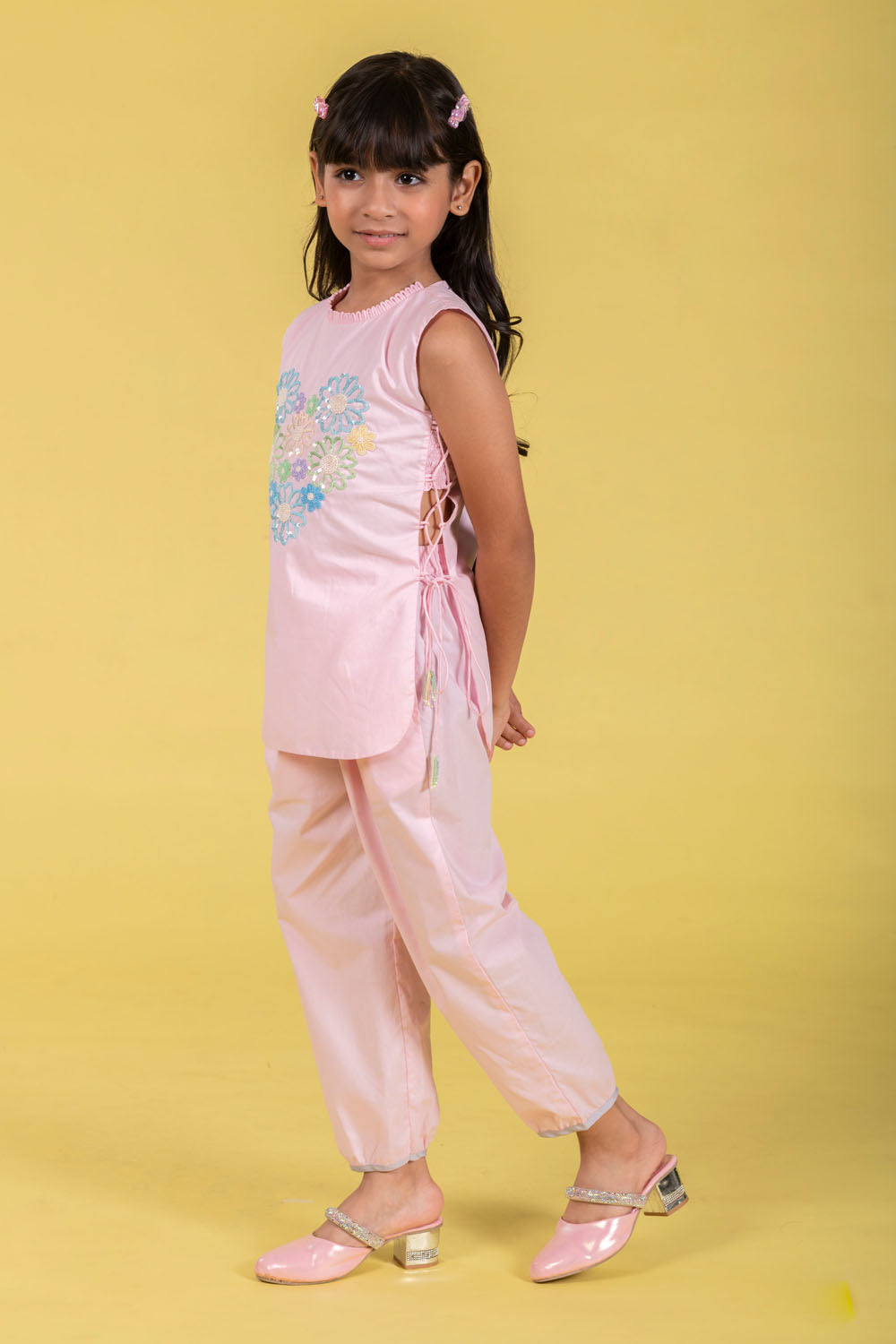 PINK FLORAL EMBROIDERY KURTI WITH JOGGER PANTS.