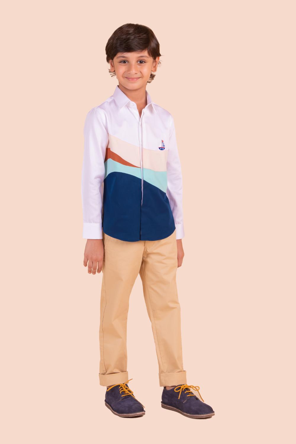 BOAT EMBROIDERY IN WAVE SHIRT
